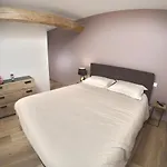 Au Pre Des Acajous *