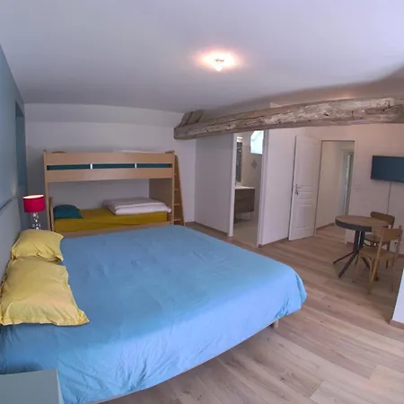 Au Pre Des Acajous Holiday home *