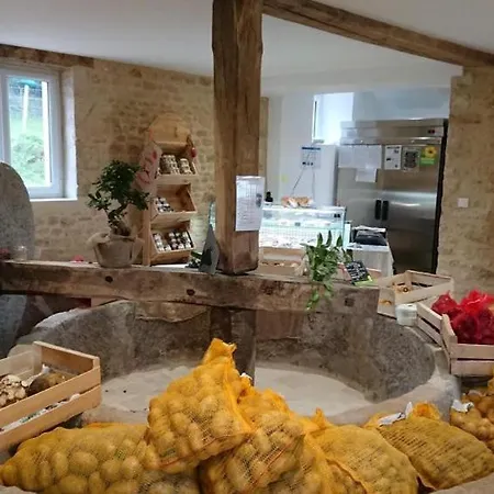 Au Pre Des Acajous Holiday home Pertheville-Ners