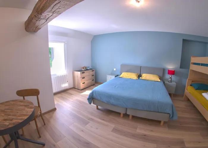 Au Pre Des Acajous Pertheville-Ners